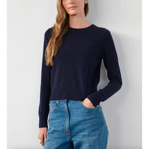 NWOT Abercrombie & Fitch Womens Long Sleeve Crew Neck Navy Blue Soft Sweater Med